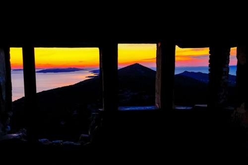 Robert Novak, Sv.Mihovil, Ugljan